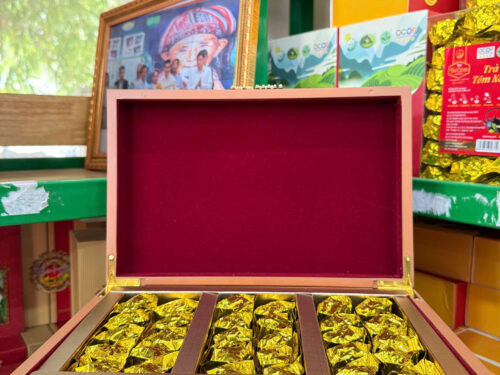 12a1245f0a4b8415dd5a